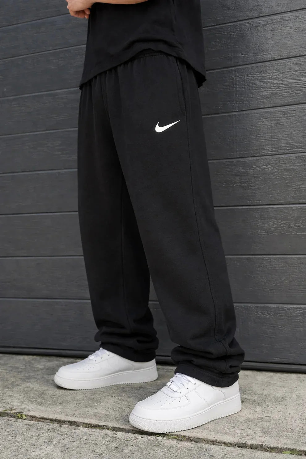 Nike Loose Fit Streetwear Trousers – Black