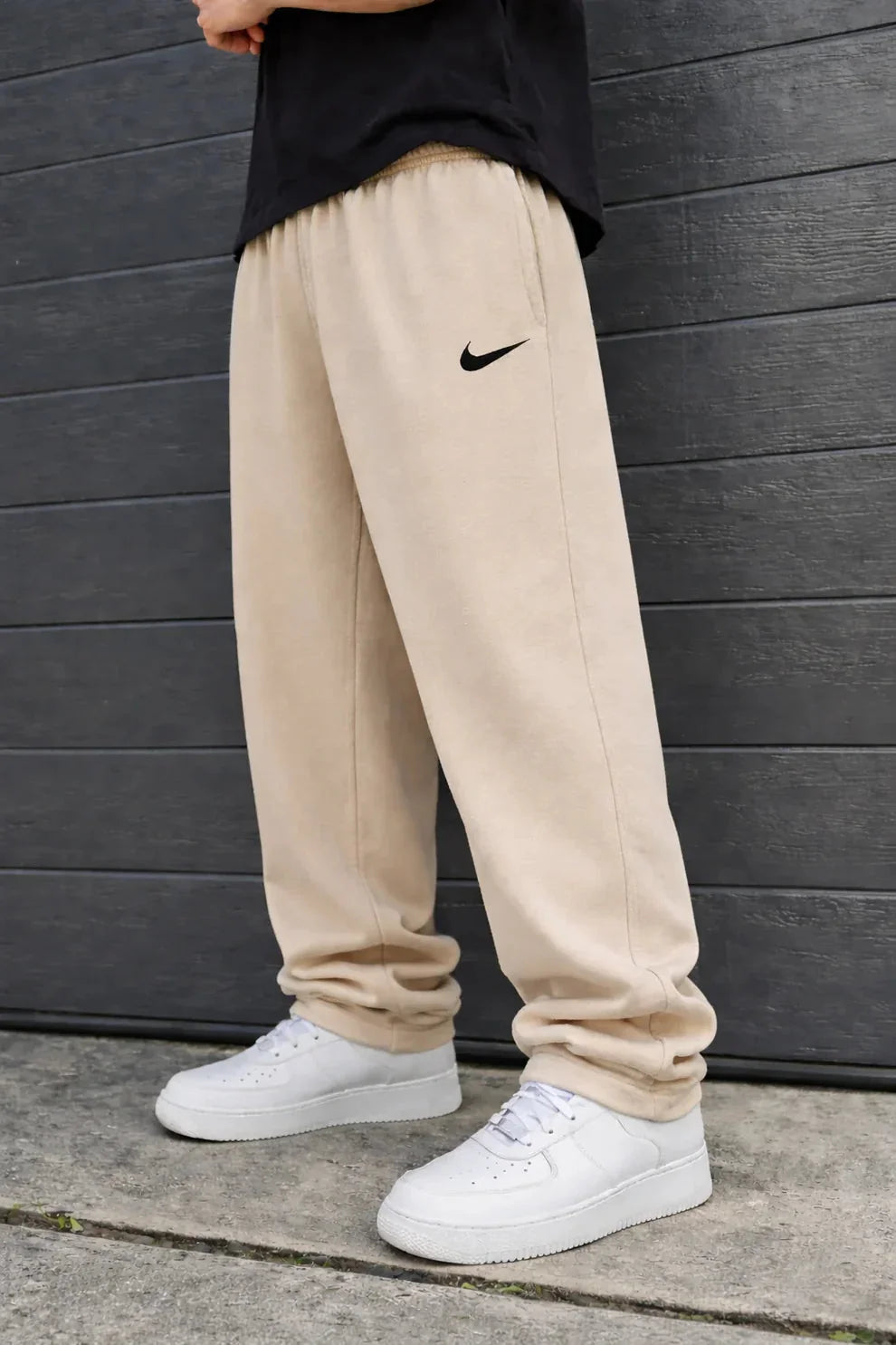 Nike Loose Fit Streetwear Trousers – Beige
